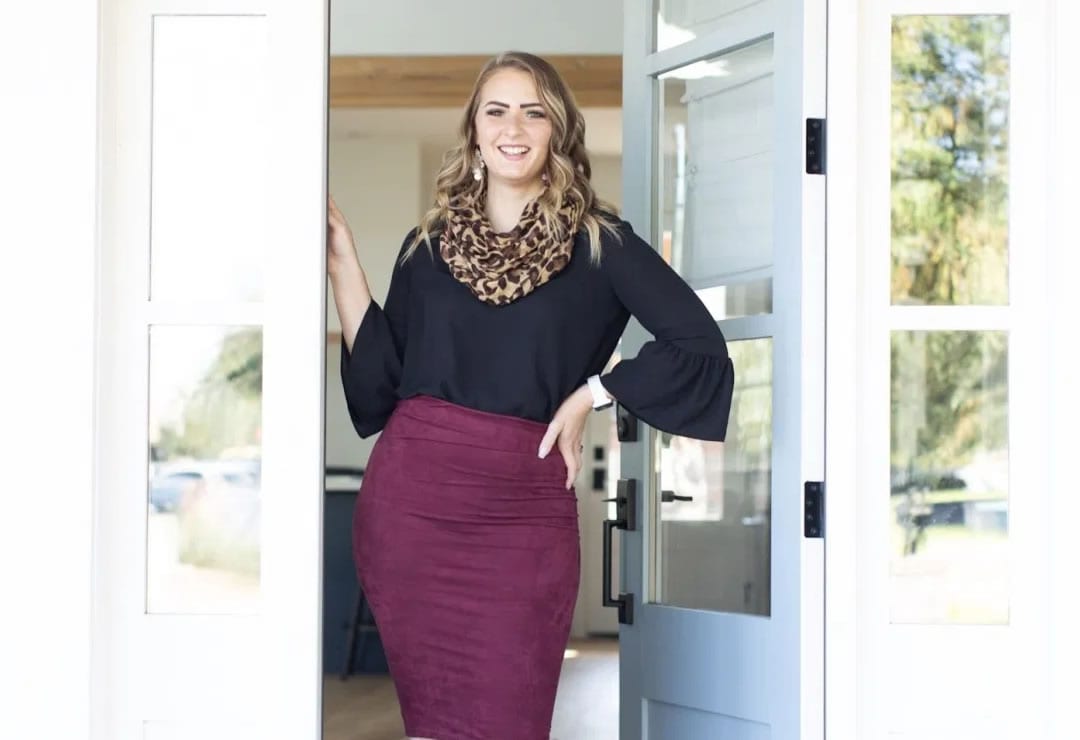 Buzz Interviews Jessie Lockhart of Jessie Sells AZ Buzz Interviews Jessie Lockhart of Jessie Sells AZ